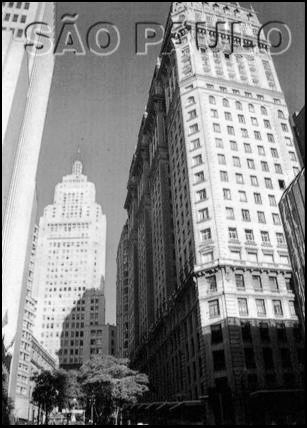 Avenida São João, Prédio Banespa, Altino Arantes e Edifício Martinelli. Reprodução de cartão-postal. Fotografia: Waldemir de Araujo Oliveira