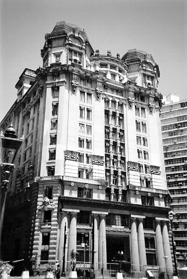 Antiga Bolsa de Mercadorias. Centro de São Paulo: Pátio do Colégio. Fotografia de Mônica Yamagawa. MOYARTE: www.moyarte.com.br.