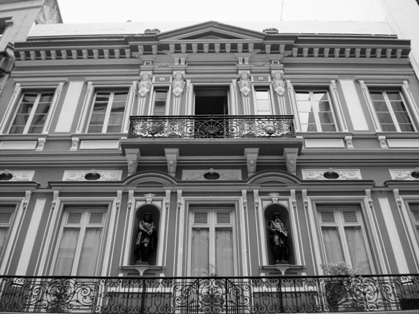 Edificação da Antiga Casa Garraux. Centro de São Paulo: Rua 15 de Novembro. Fotografia de Mônica Yamagawa. MOYARTE: www.moyarte.com.br.