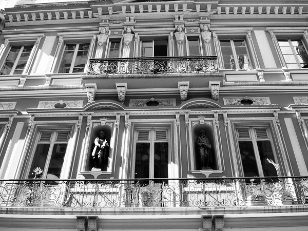 Edificação da Antiga Casa Garraux. Centro de São Paulo: Rua 15 de Novembro. Fotografia de Mônica Yamagawa. MOYARTE: www.moyarte.com.br.