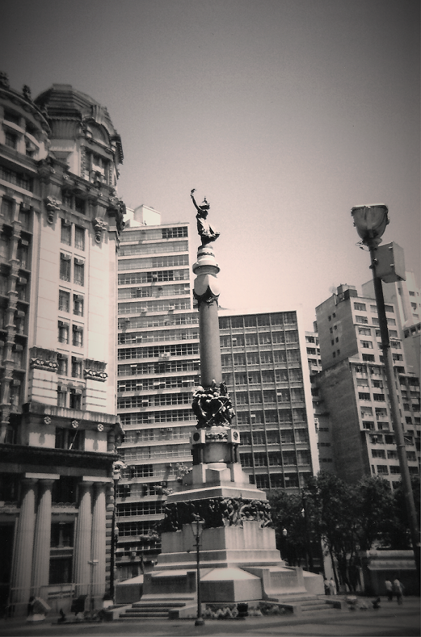 Antiga Bolsa de Mercadorias. Centro de São Paulo: Pátio do Colégio. Fotografia de Mônica Yamagawa. MOYARTE: www.moyarte.com.br.